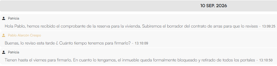 Conversación de chat entre el comprador y su comercial sobre la firma del contrato